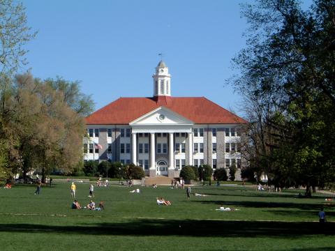 Alma mater / CC BY-SA (http://creativecommons.org/licenses/by-sa/3.0/)